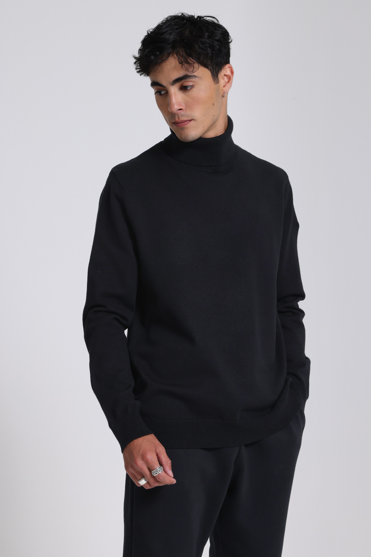 Elliot turtleneck sweater Black